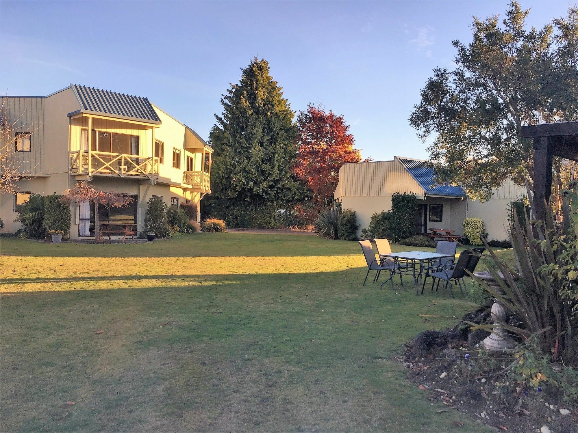 Asure Explorer Motel & Apartments Te Anau Exterior photo