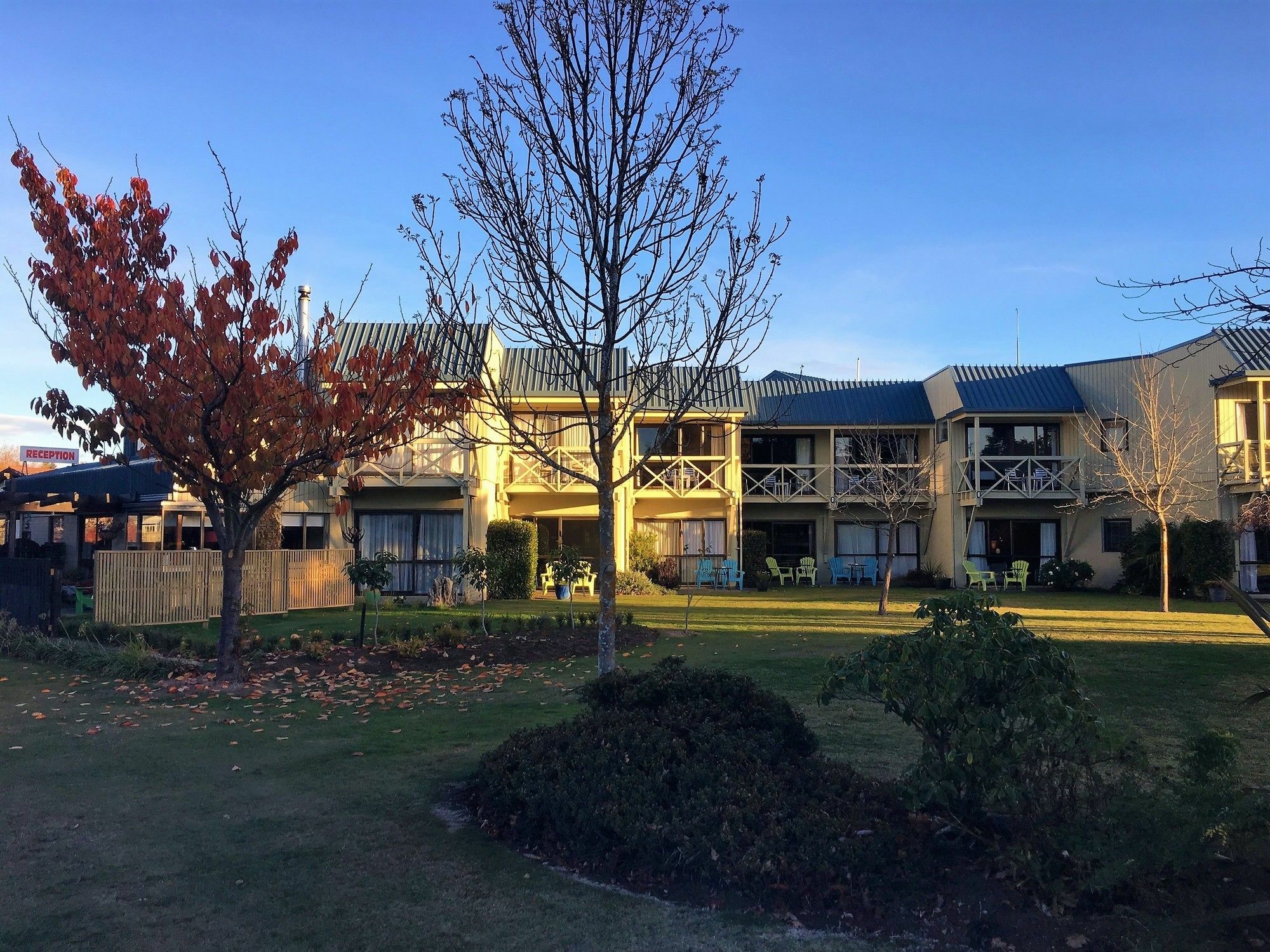 Asure Explorer Motel & Apartments Te Anau Exterior photo